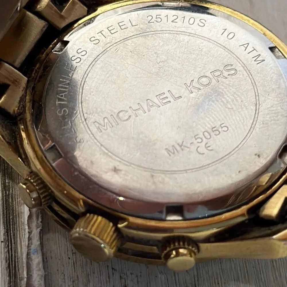 Michael Kors Mid-Size Runway MK5055‎ Wrist Watch Chronograph Gold NEEDS BATTERY